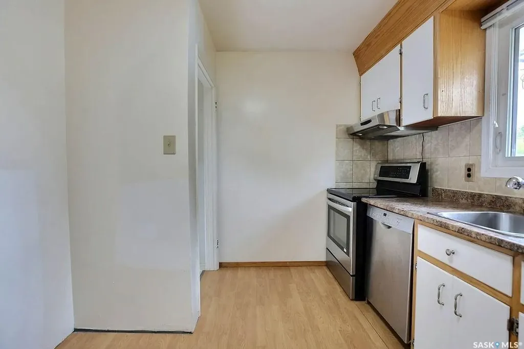 1046 Lindsay Street Regina SK S4N 3A9