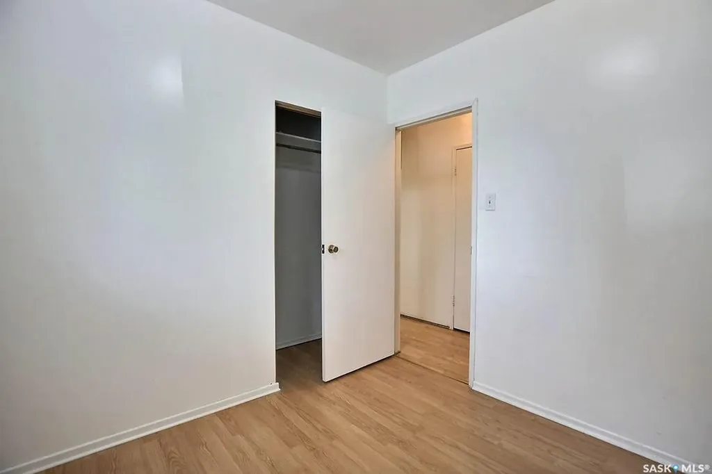 1046 Lindsay Street Regina SK S4N 3A9