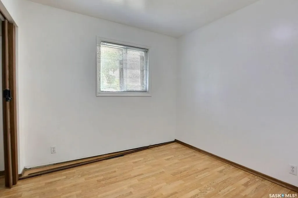 1046 Lindsay Street Regina SK S4N 3A9