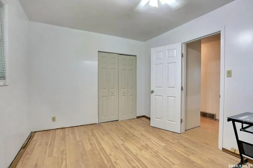 1046 Lindsay Street Regina SK S4N 3A9