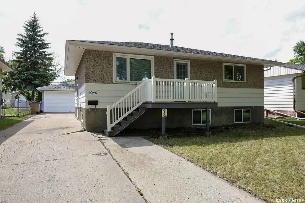 1046 Lindsay Street Regina SK S4N 3A9