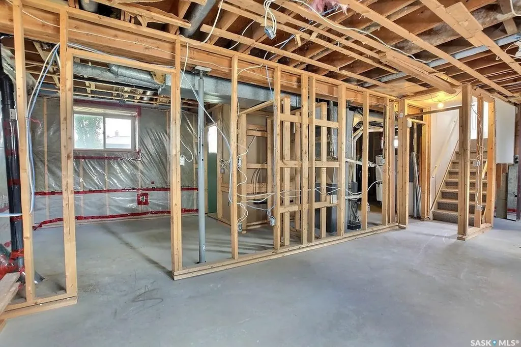 1046 Lindsay Street Regina SK S4N 3A9
