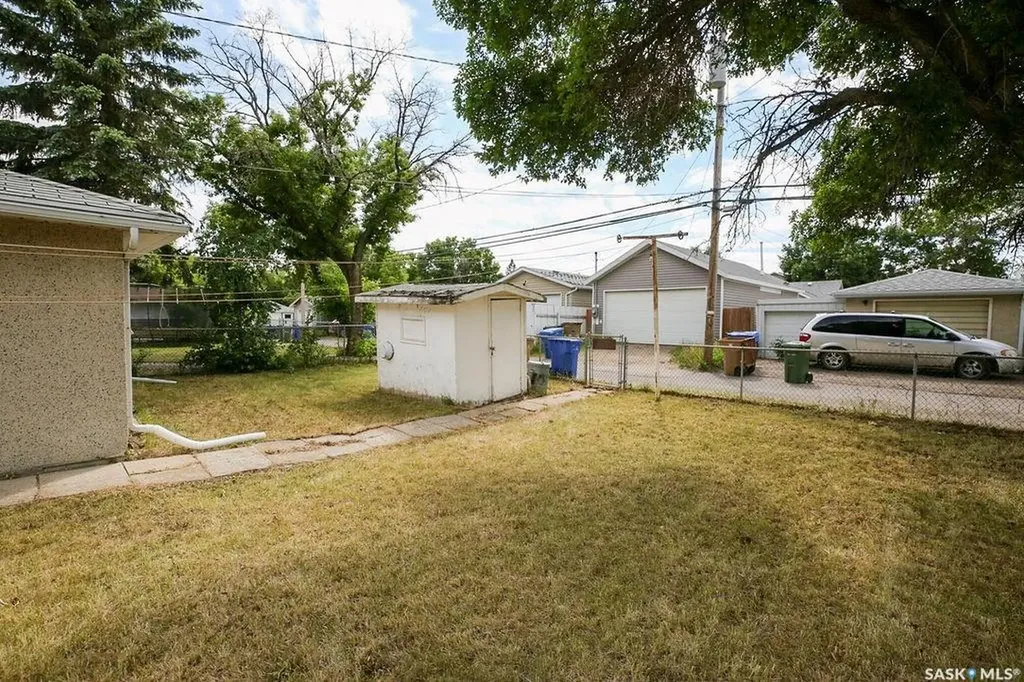 1046 Lindsay Street Regina SK S4N 3A9