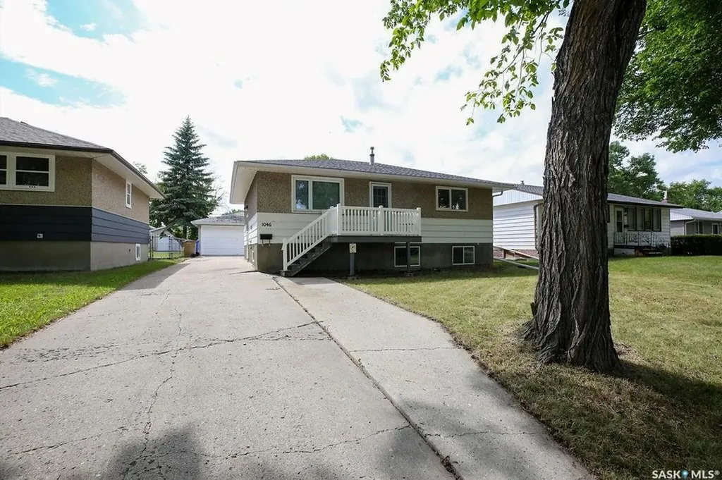 1046 Lindsay Street Regina SK S4N 3A9