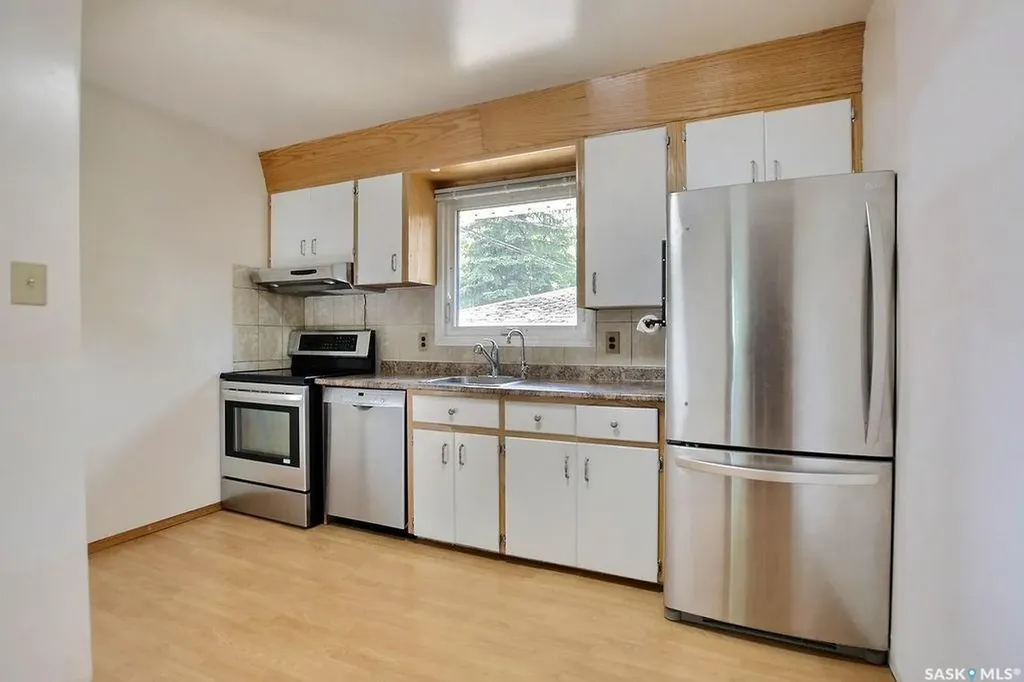 1046 Lindsay Street Regina SK S4N 3A9