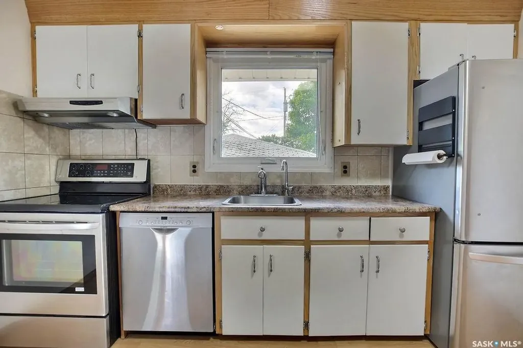 1046 Lindsay Street Regina SK S4N 3A9