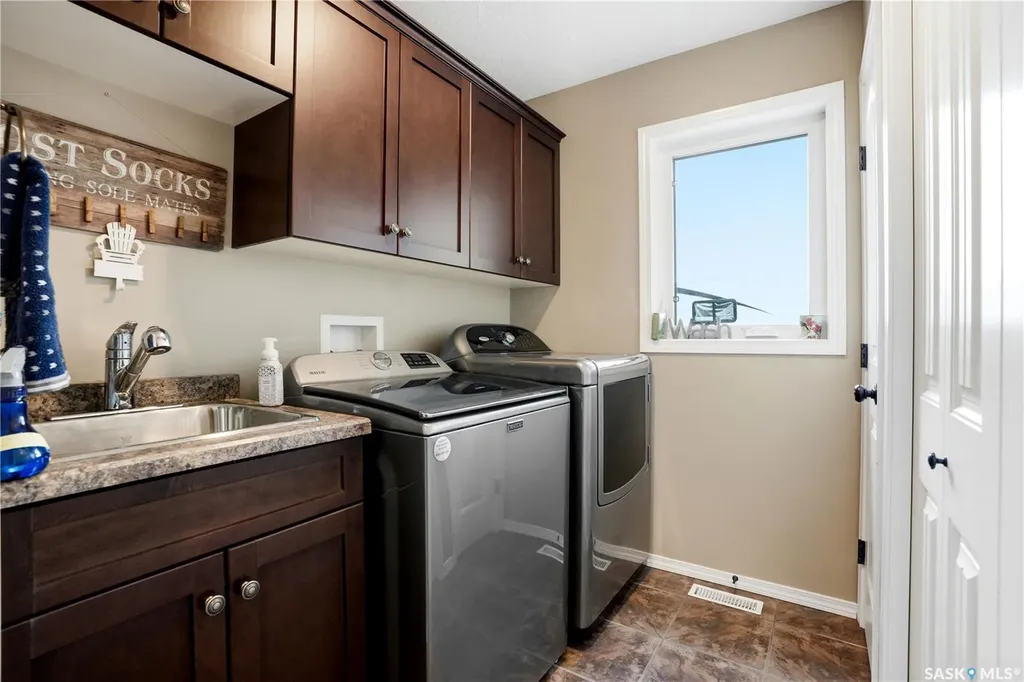 380 Carter Crescent Cochin SK S0M 0L0