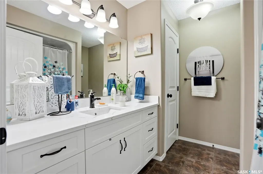 380 Carter Crescent Cochin SK S0M 0L0