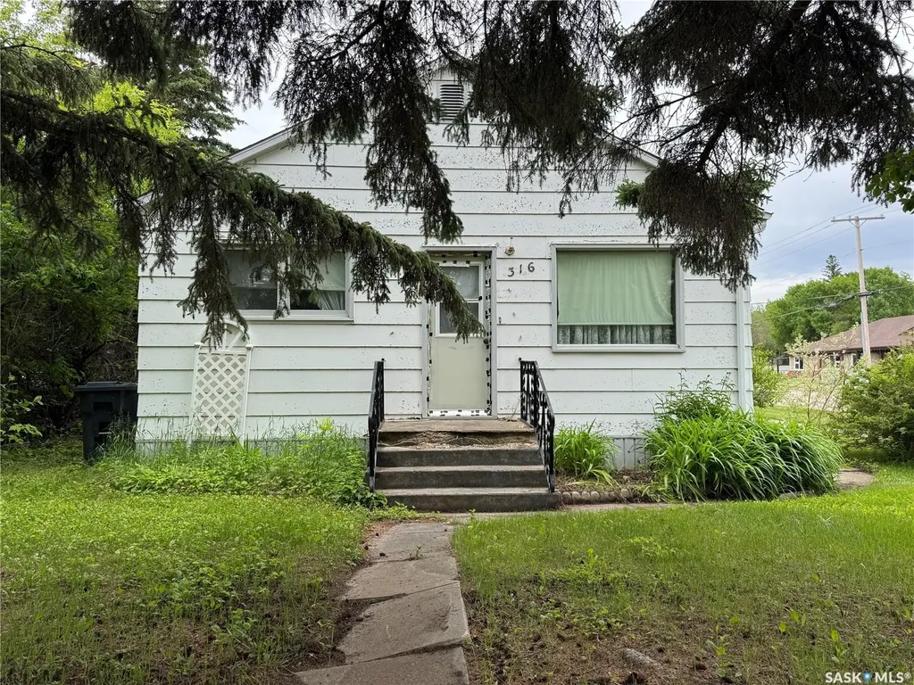 316 1st Street E Wynyard SK S0A 4T0