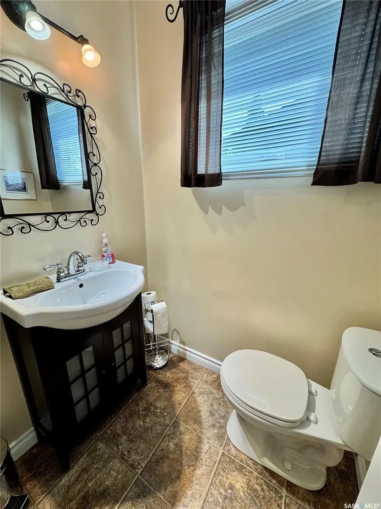 1430 Sibbald Crescent Prince Albert SK S6V 6B4