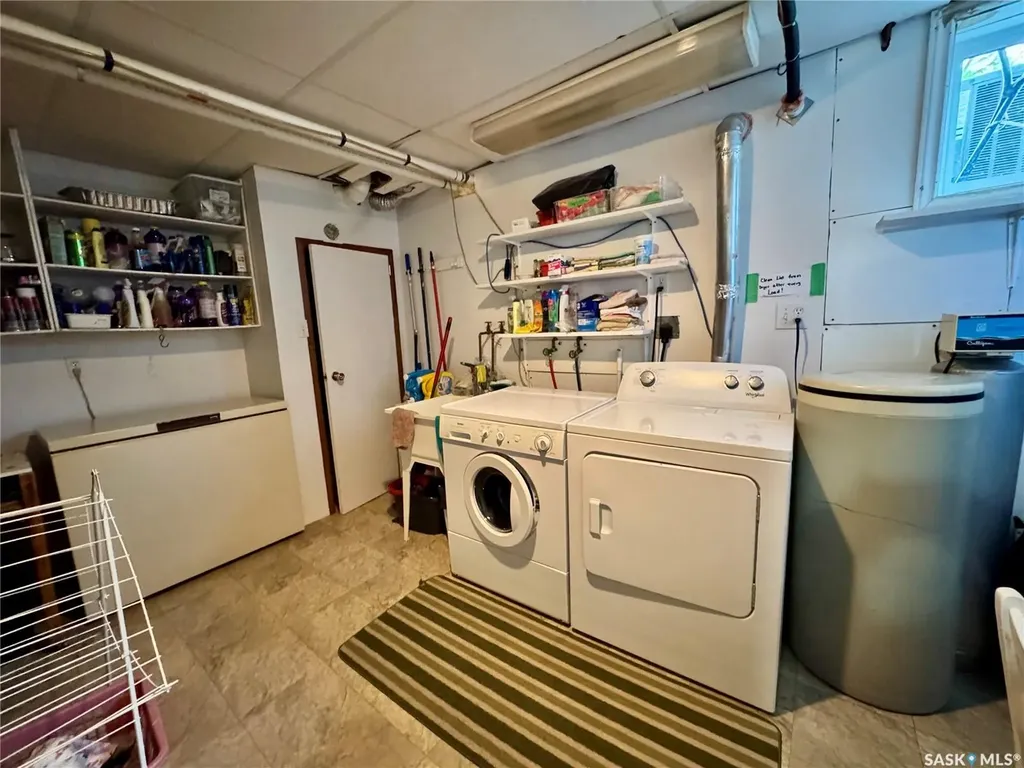 1430 Sibbald Crescent Prince Albert SK S6V 6B4