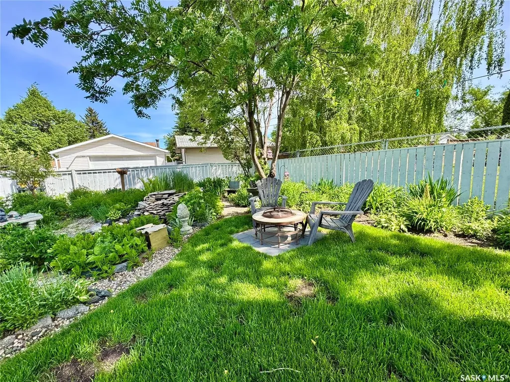 1430 Sibbald Crescent Prince Albert SK S6V 6B4