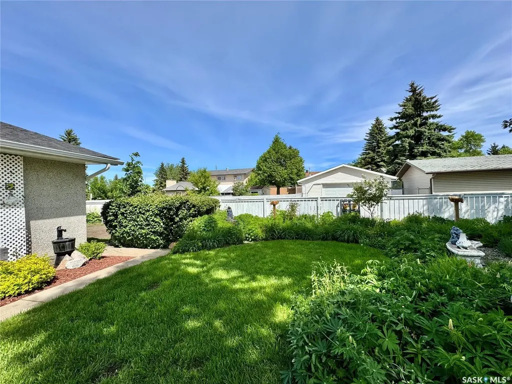 1430 Sibbald Crescent Prince Albert SK S6V 6B4