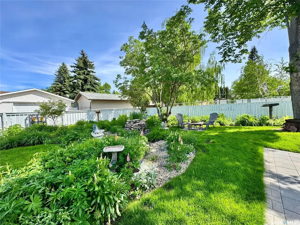1430 Sibbald Crescent Prince Albert SK S6V 6B4