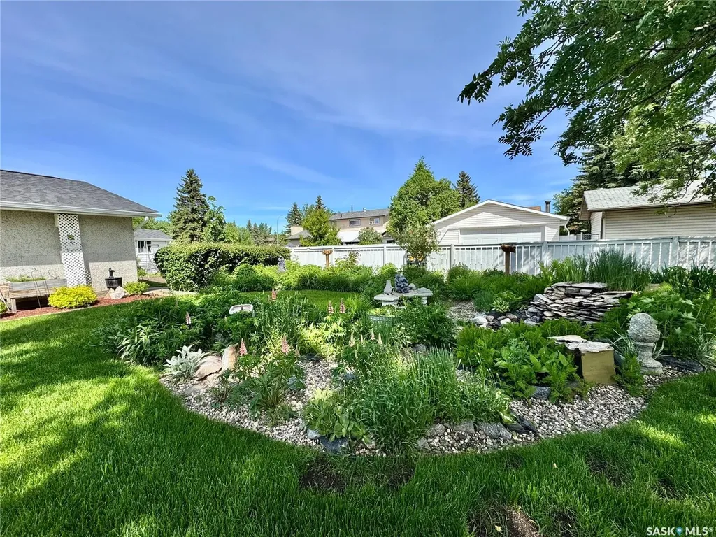 1430 Sibbald Crescent Prince Albert SK S6V 6B4
