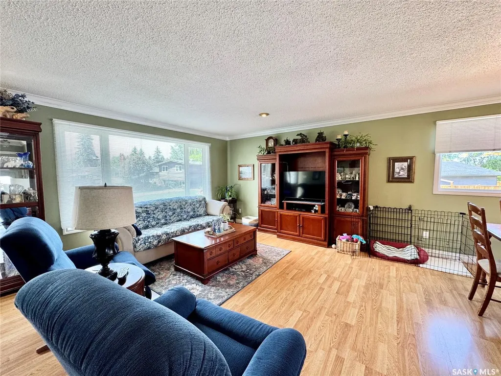 1430 Sibbald Crescent Prince Albert SK S6V 6B4