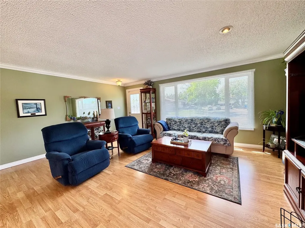 1430 Sibbald Crescent Prince Albert SK S6V 6B4