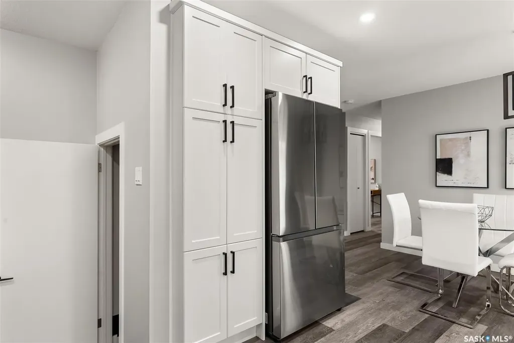 17 Willowview Street Regina SK S4R 5K2