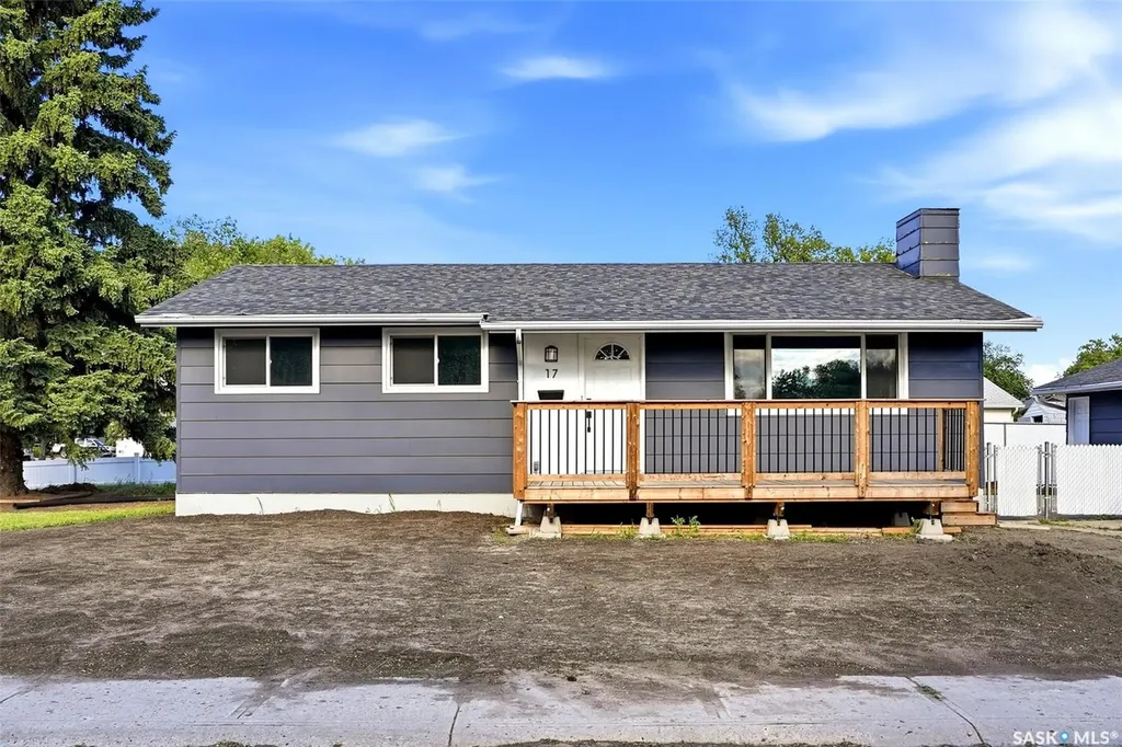 17 Willowview Street Regina SK S4R 5K2