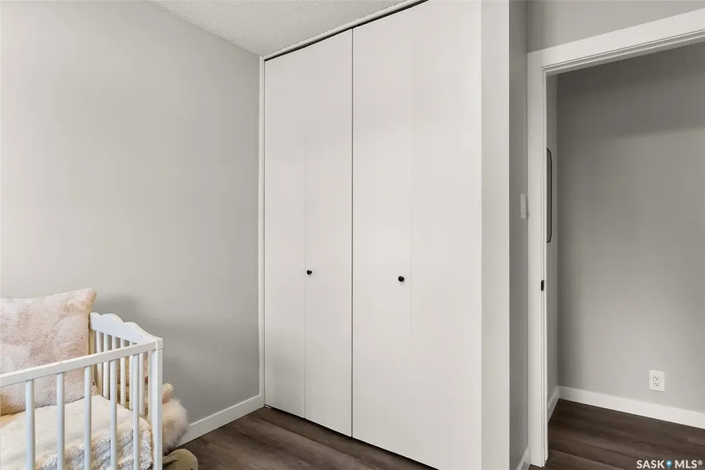 17 Willowview Street Regina SK S4R 5K2