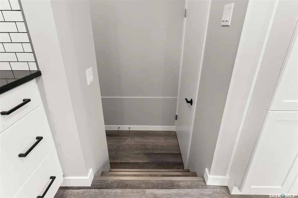 17 Willowview Street Regina SK S4R 5K2