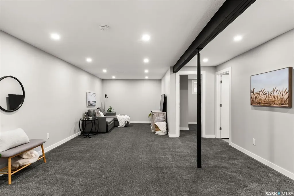 17 Willowview Street Regina SK S4R 5K2