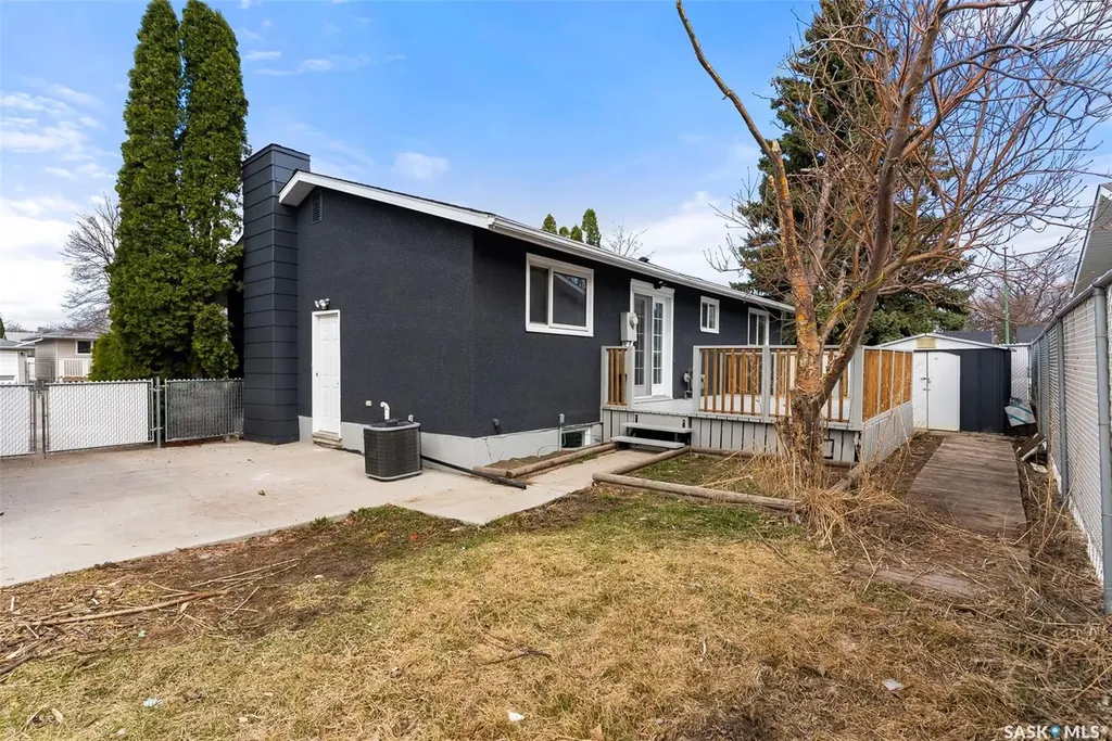 17 Willowview Street Regina SK S4R 5K2