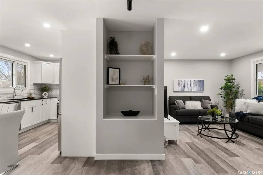 17 Willowview Street Regina SK S4R 5K2