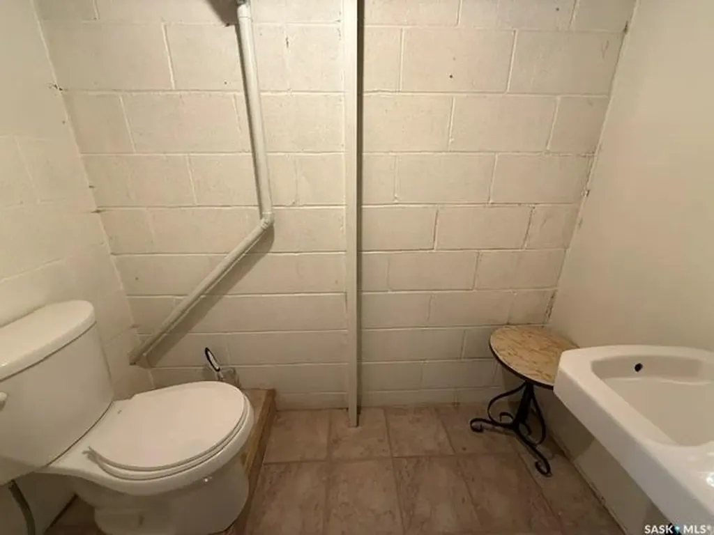 245 Queen Elizabeth Boulevard Kamsack SK S0A 1S0