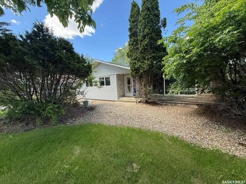 245 Queen Elizabeth Boulevard Kamsack SK S0A 1S0