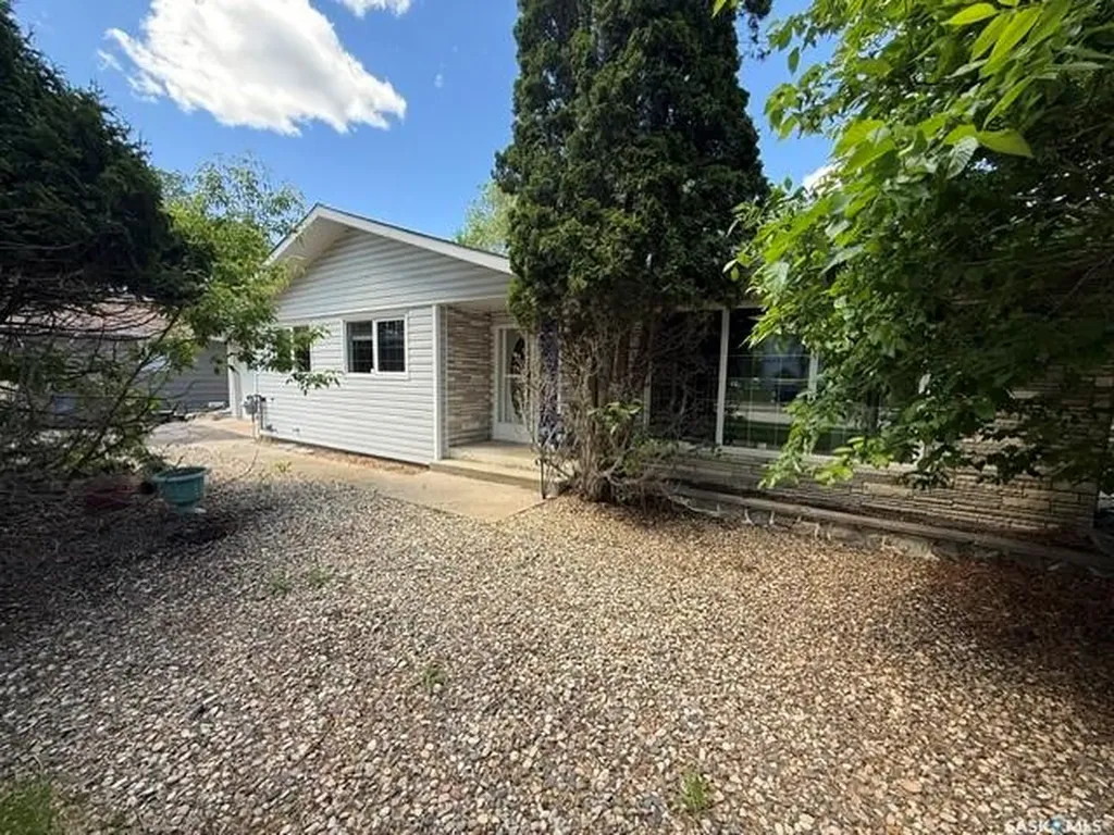 245 Queen Elizabeth Boulevard Kamsack SK S0A 1S0