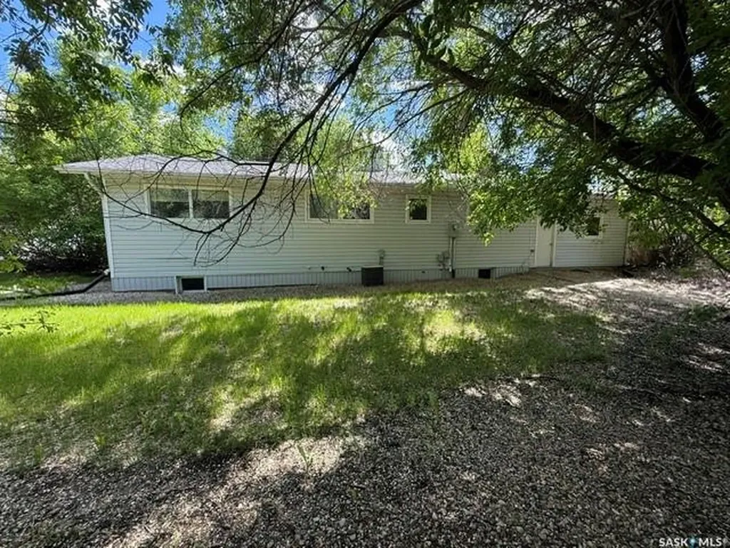 245 Queen Elizabeth Boulevard Kamsack SK S0A 1S0