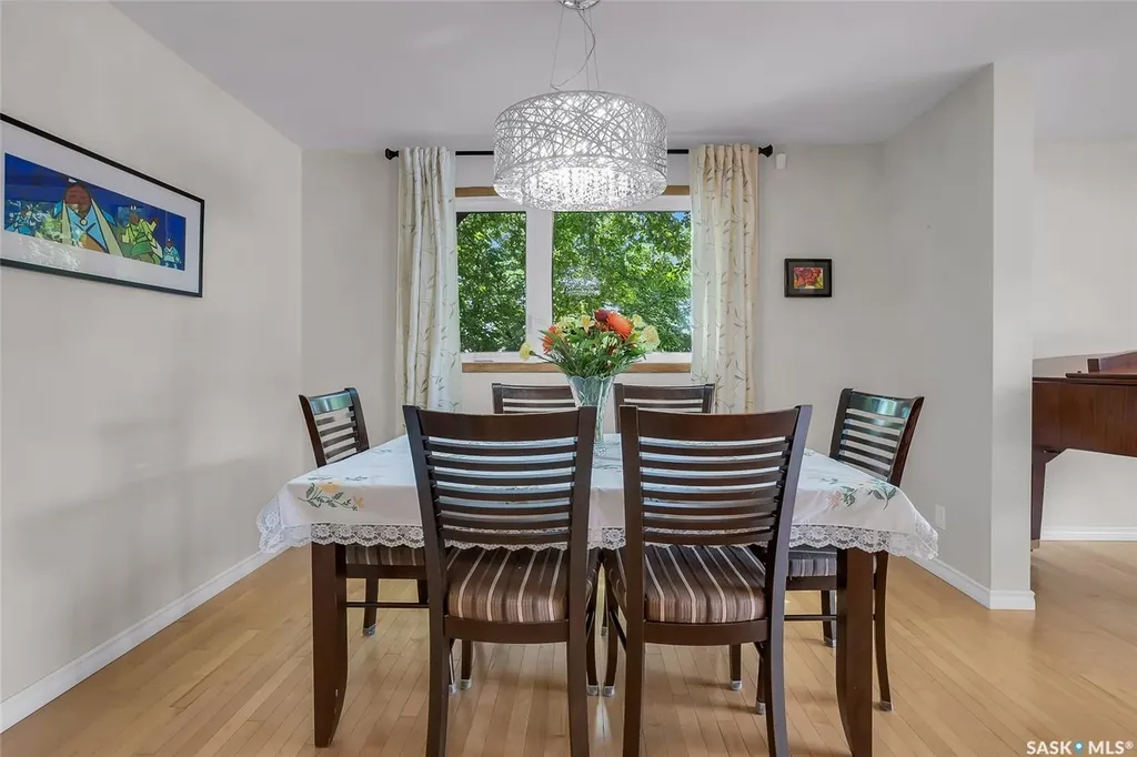 77 Potter Crescent Saskatoon SK S7H 3L2