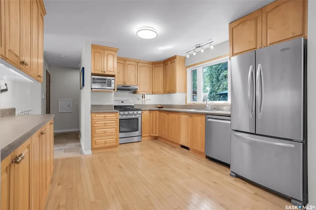 77 Potter Crescent Saskatoon SK S7H 3L2