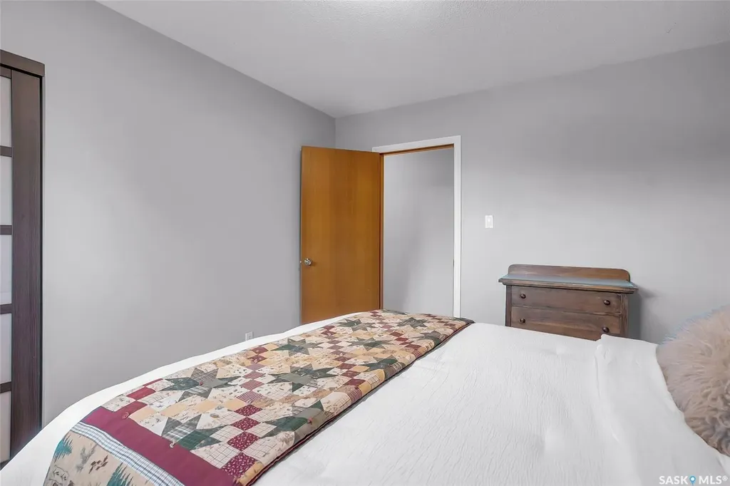 77 Potter Crescent Saskatoon SK S7H 3L2