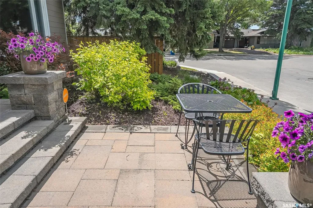 77 Potter Crescent Saskatoon SK S7H 3L2