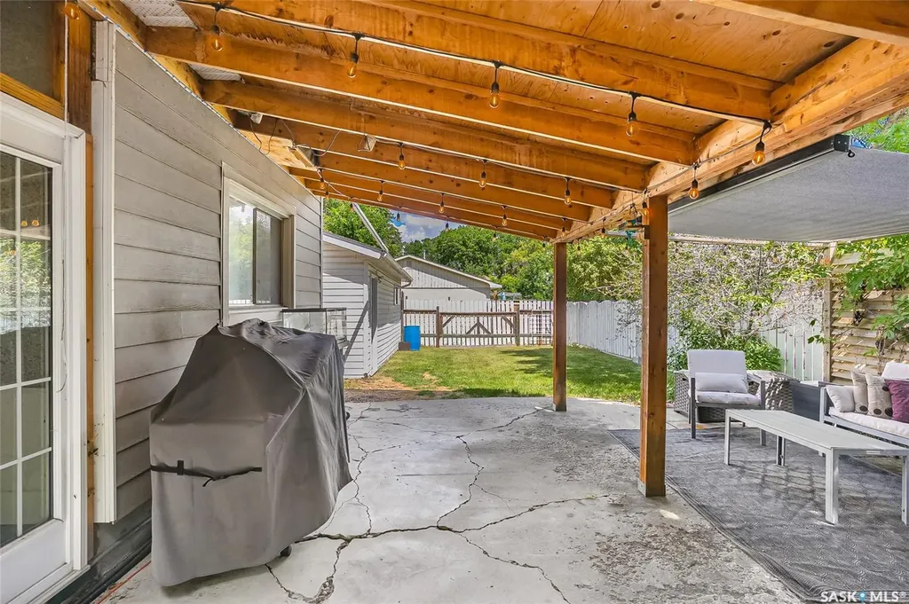 77 Potter Crescent Saskatoon SK S7H 3L2