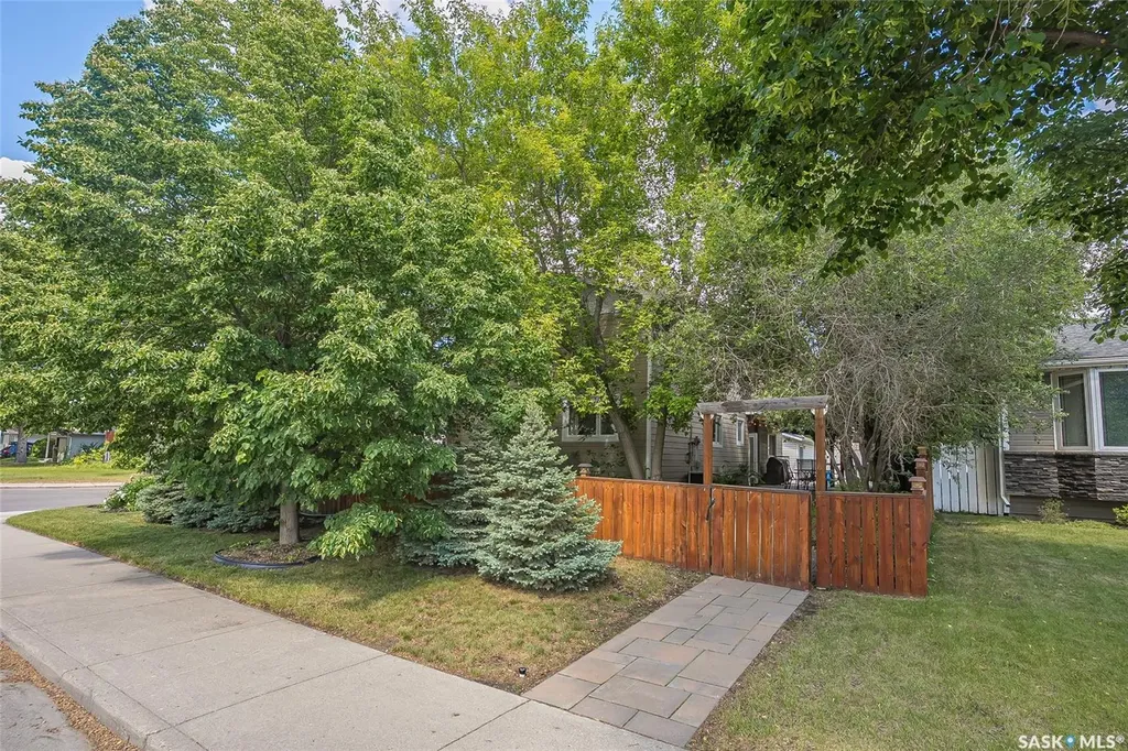 77 Potter Crescent Saskatoon SK S7H 3L2