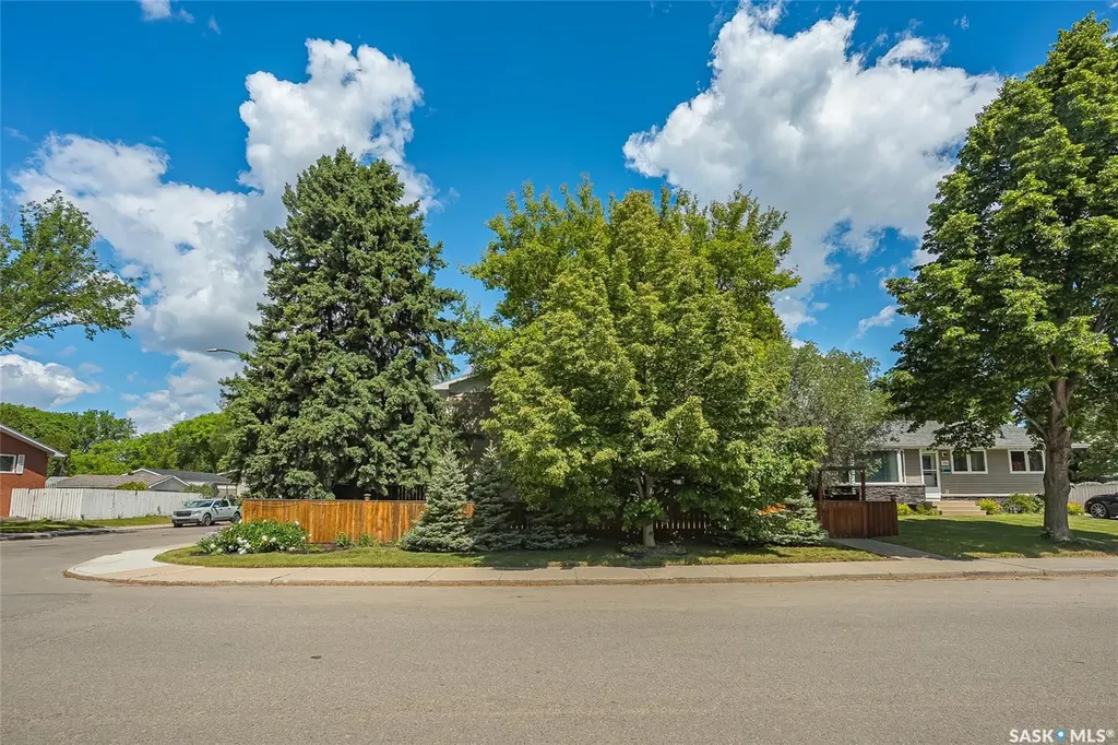 77 Potter Crescent Saskatoon SK S7H 3L2