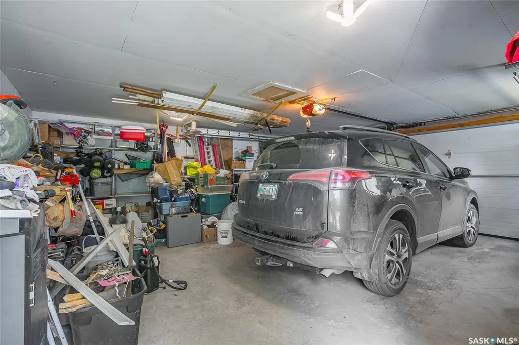 77 Potter Crescent Saskatoon SK S7H 3L2