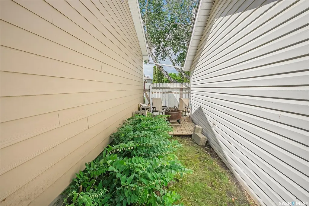 77 Potter Crescent Saskatoon SK S7H 3L2