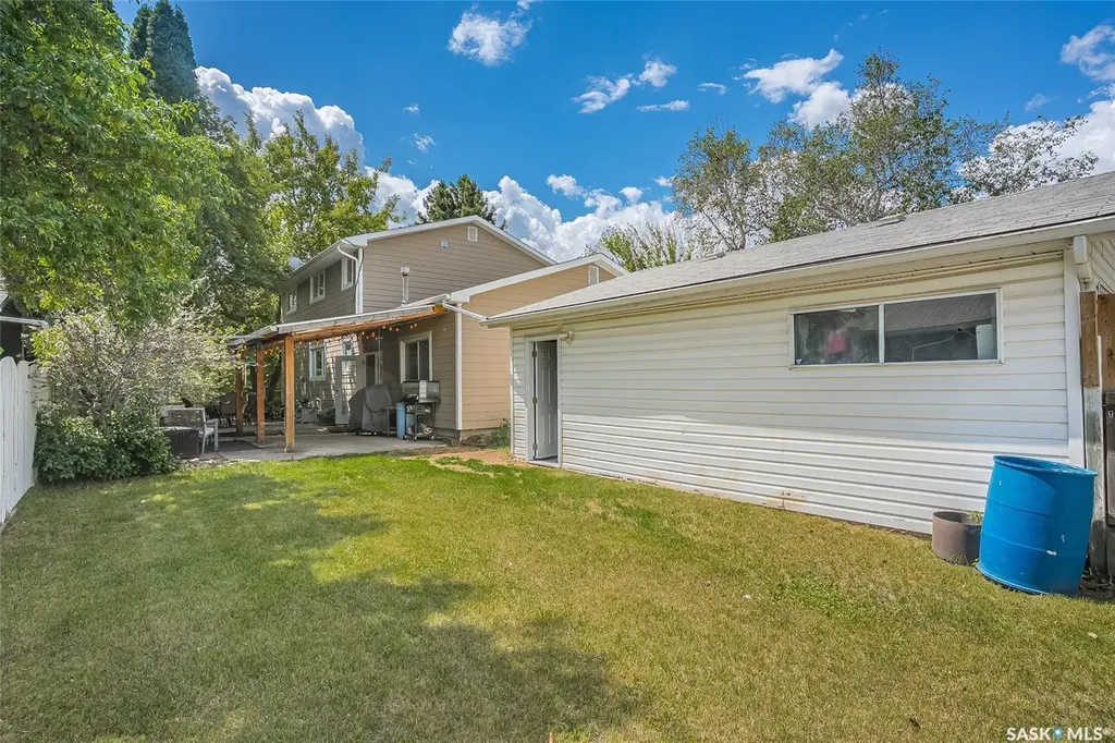 77 Potter Crescent Saskatoon SK S7H 3L2