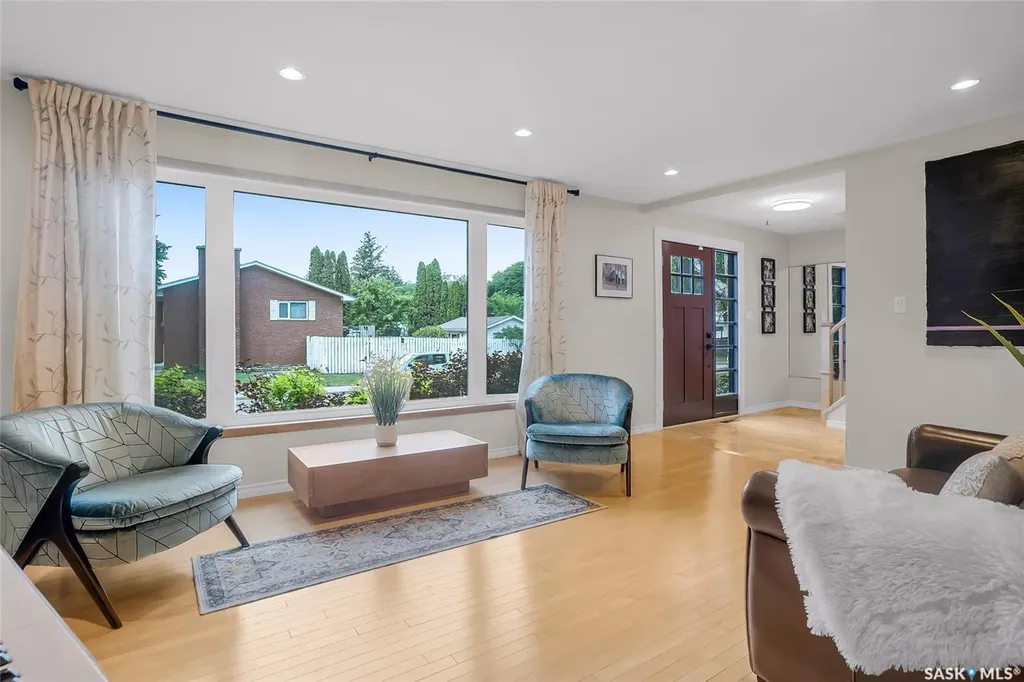 77 Potter Crescent Saskatoon SK S7H 3L2