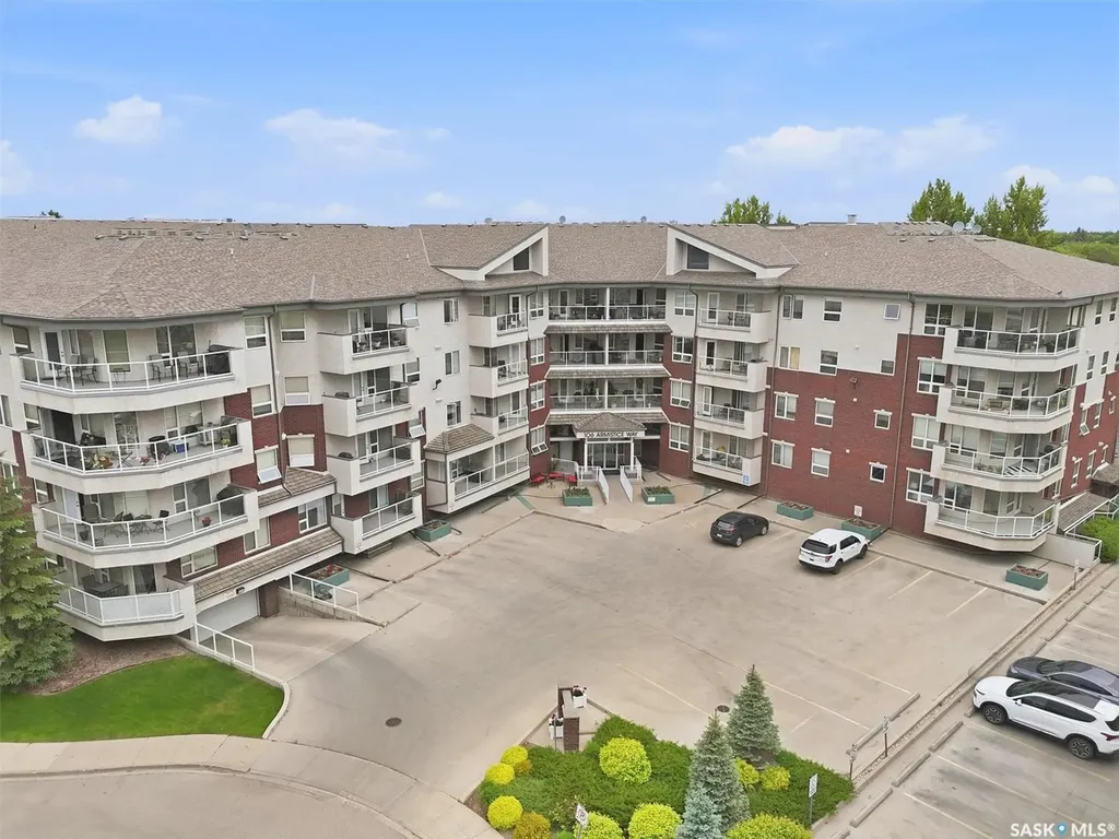 106 Armistice Way Saskatoon SK S7J 2H4