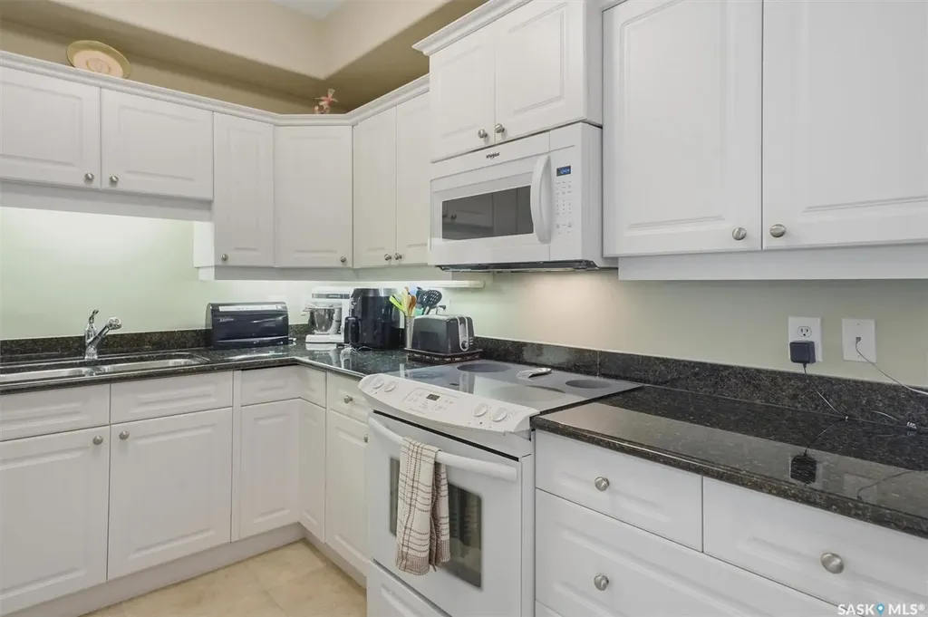 106 Armistice Way Saskatoon SK S7J 2H4