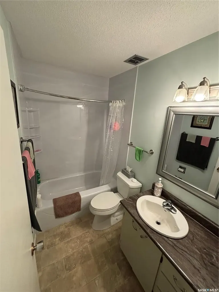 26 Shaw Street Regina SK S4R 3M4