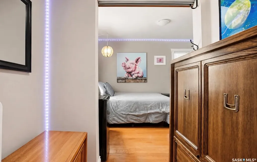 212 25th Street W Saskatoon SK S7L 0C4