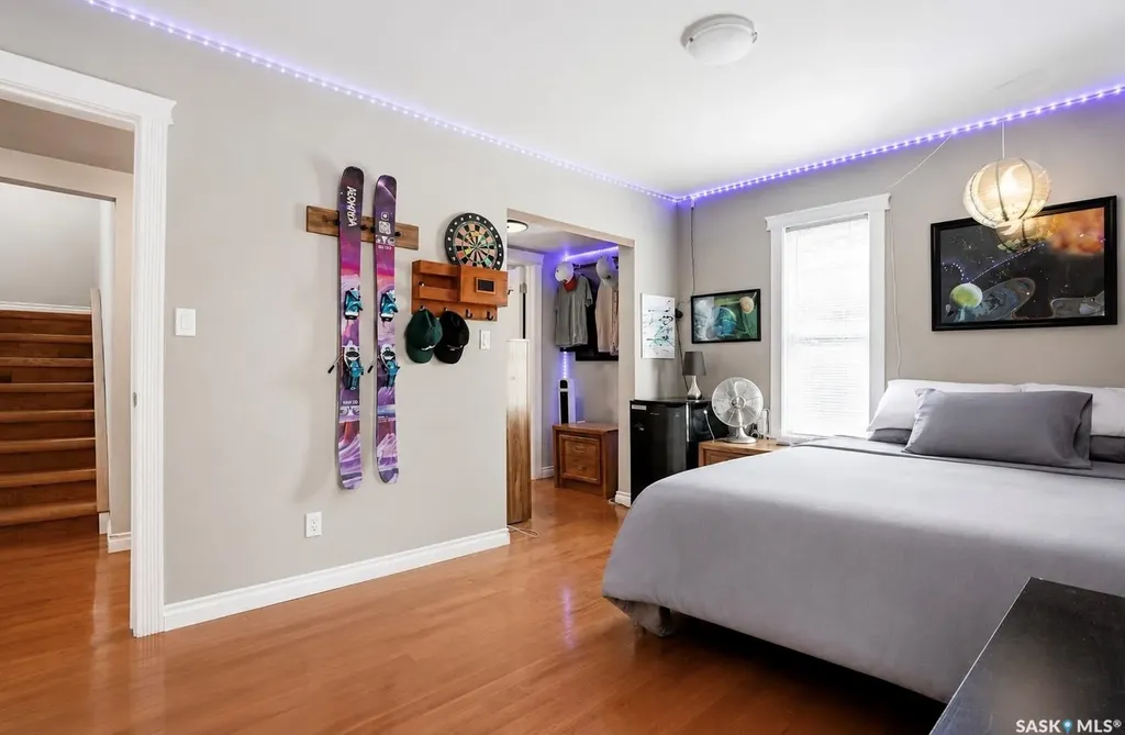 212 25th Street W Saskatoon SK S7L 0C4
