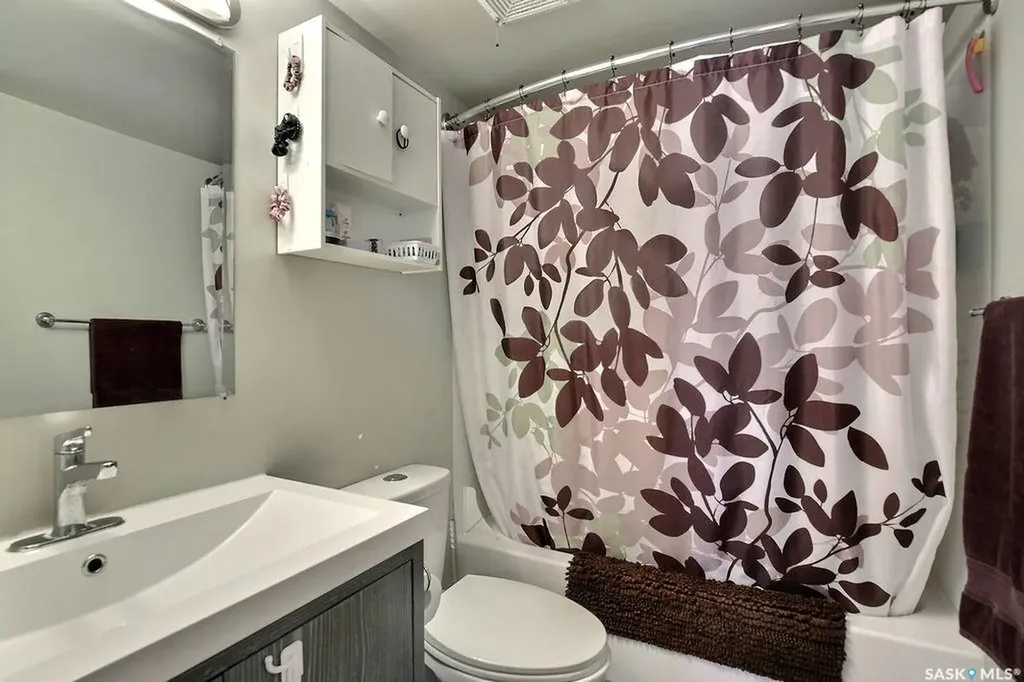 208 Gore Place Regina SK S4T 7S4
