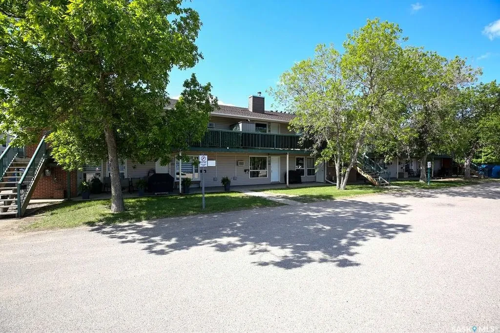 208 Gore Place Regina SK S4T 7S4